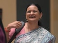 Gullak: कौन हैं गुल्लक में अन्नू की मम्मी का रोल करने वाली ये एक्ट्रेस, एक्टिंग में देती हैं पति को भी टक्कर