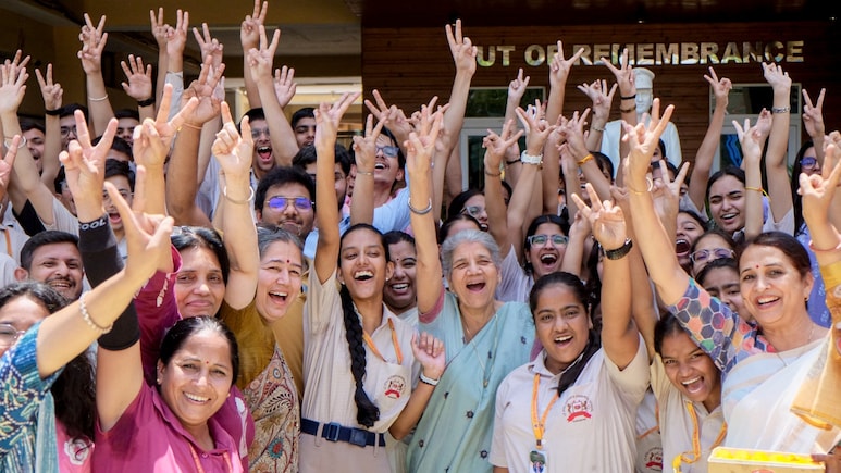 CBSE 10वीं के बाद 12वीं रिजल्ट में भी चमके केंद्रीय विद्यालय और नवोदय विद्यालय, जानें पिछले पांच साल का सक्सेस रेट