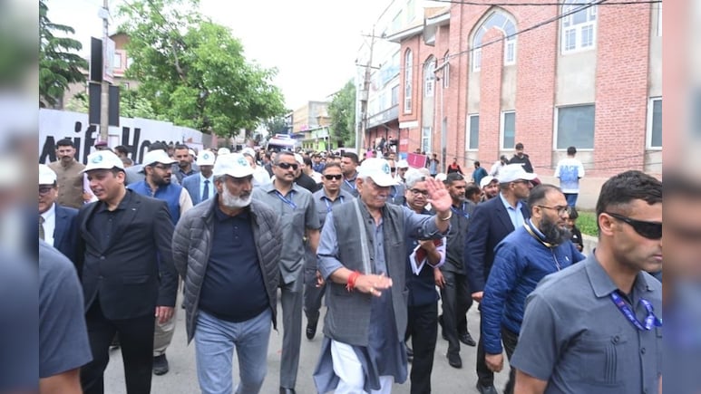 जम्मू-कश्मीर में ड्रग्स से जंग, नशा मुक्ति को लेकर LG मनोज सिन्हा के साथ सड़क पर उतरे हजारों लोग