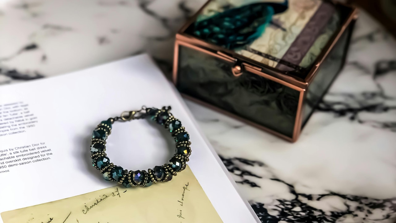 Stack Bracelets Too Noisy For Work? Sleek Cuff Styles That Stay Chic Stack Bracelets Too Noisy For Work? Sleek Cuff Styles That Stay Chic