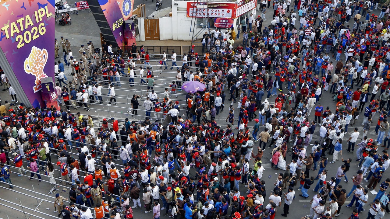 IPL 2026 Final: Sea Of RCB Fans Outside Ahmedabad Stadium Ahead Of Title Clash