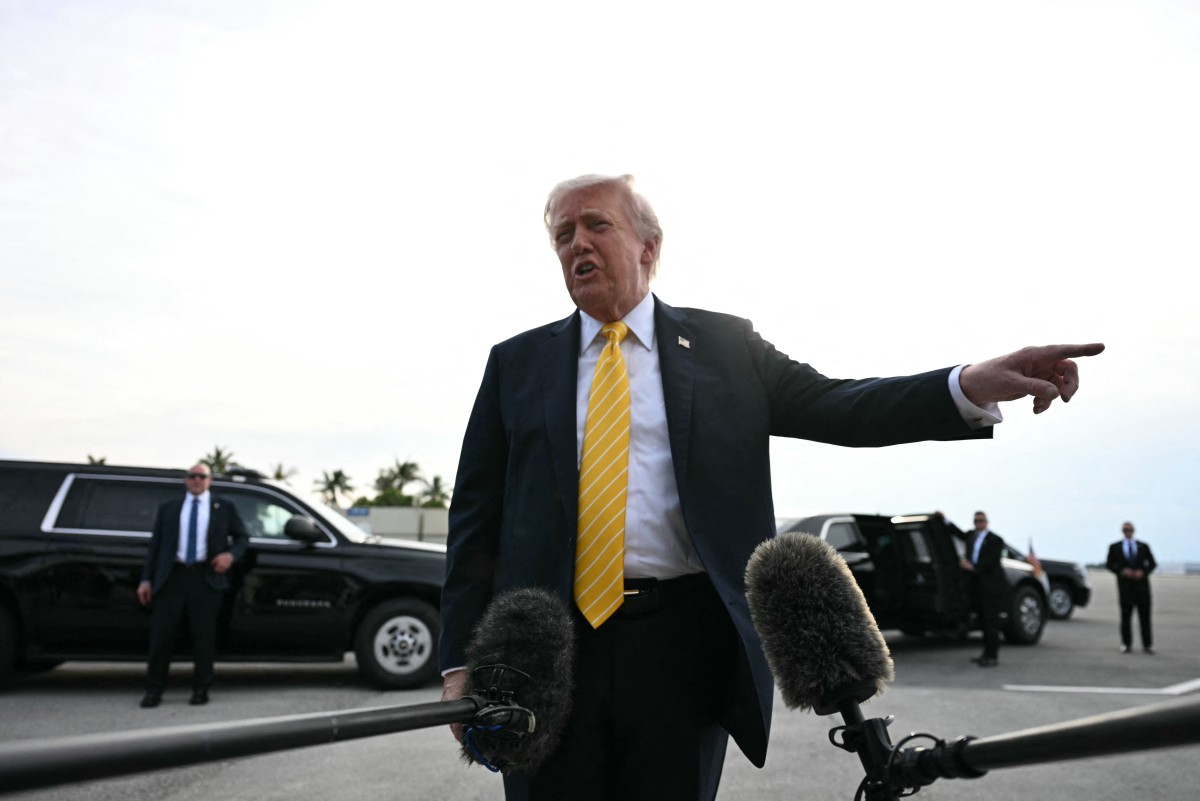 Trump Says US Will 'Guide Ships' Safely Out Of Strait Of Hormuz