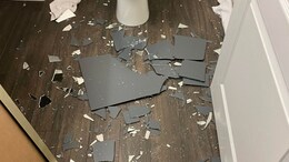 Traveller Claims Hotel Tried Charging Him Rs 8,000 For Broken Mirror He Never Touched
