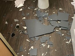 Traveller Claims Hotel Tried Charging Him Rs 8,000 For Broken Mirror He Never Touched