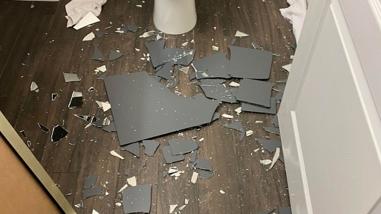 Traveller Claims Hotel Tried Charging Him Rs 8,000 For Broken Mirror He Never Touched