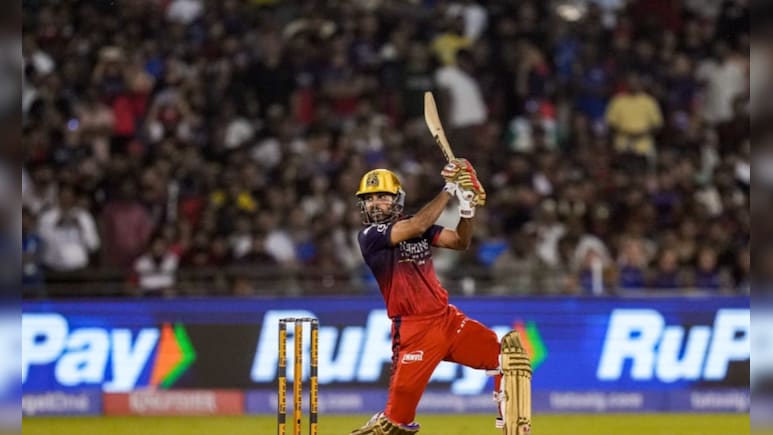 RCB vs MI: 'मुझे सबसे ज्यादा छक्के लगाने में मजा आया', MI पर RCB की करीबी जीत के बाद भुवनेश्वर कुमार का बड़ा बयान