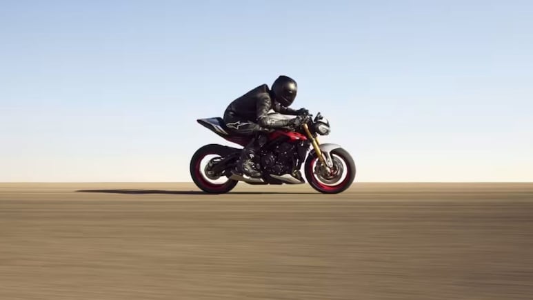 नया लुक, ज्यादा पावर! भारत पहुंची Triumph Street Triple 765 RX, अब सड़कों पर मचेगा तहलका