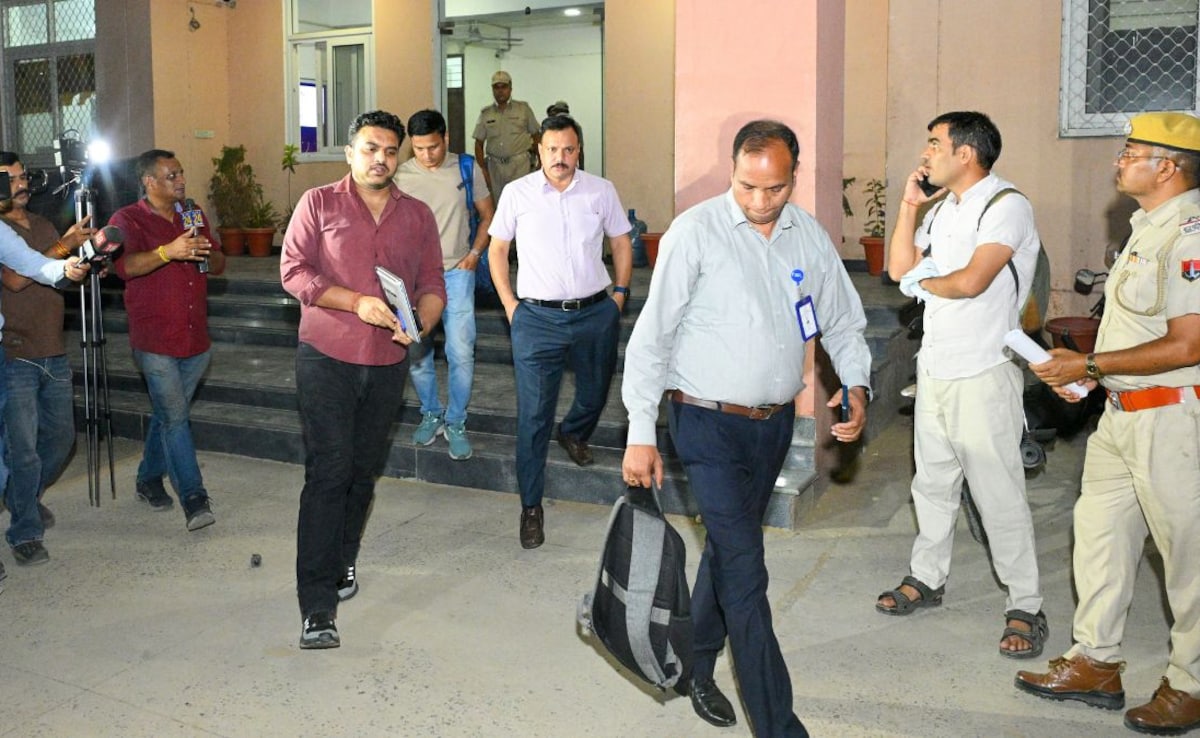 कितने स्टूडेंट्स के पास पहुंचा NEET का लीक पेपर? राजस्थान SOG ने CBI को सौंपी लिस्ट