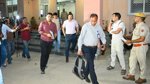 कितने स्टूडेंट्स के पास पहुंचा NEET का लीक पेपर? राजस्थान SOG ने CBI को सौंपी लिस्ट