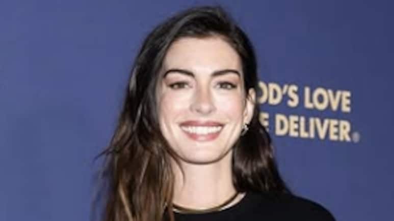 Anne Hathaway On "Loud" Plastic Surgery Rumours: 'A Huge Medical Decision'
