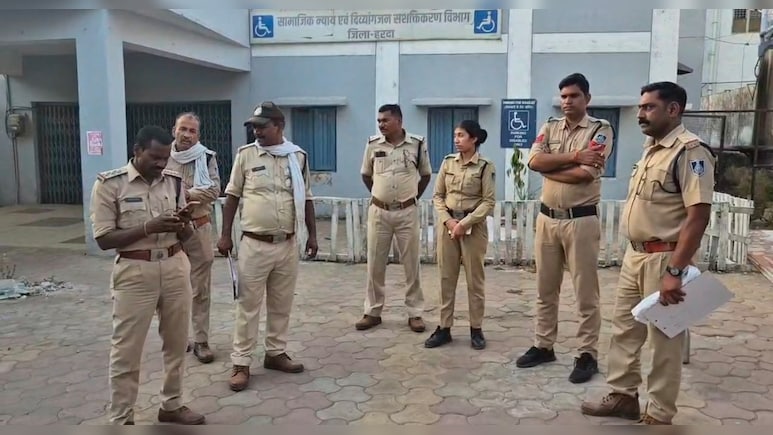 जमीन विवाद में खूनी खेल: विधवा महिला की पीट-पीटकर हत्या, बेटी गंभीर रूप से घायल