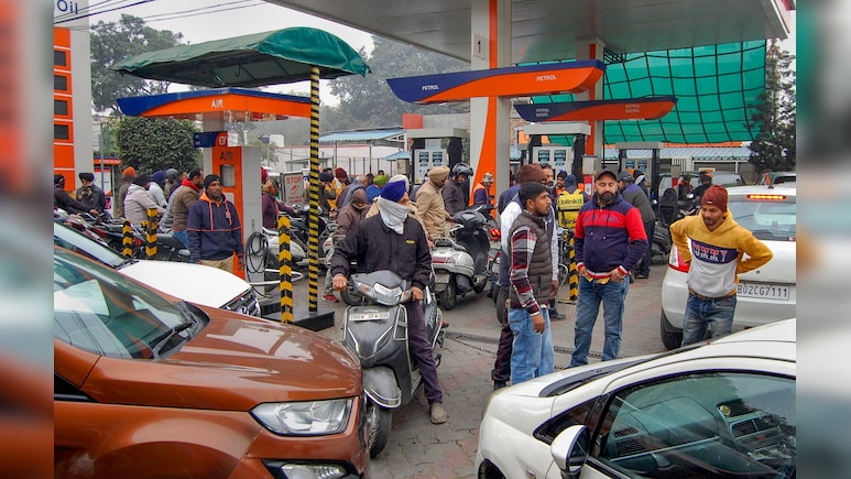 'Arbitrage Problem, Not Supply': Govt Blames Industrial Bulk Buyers For Stress At Fuel Pumps