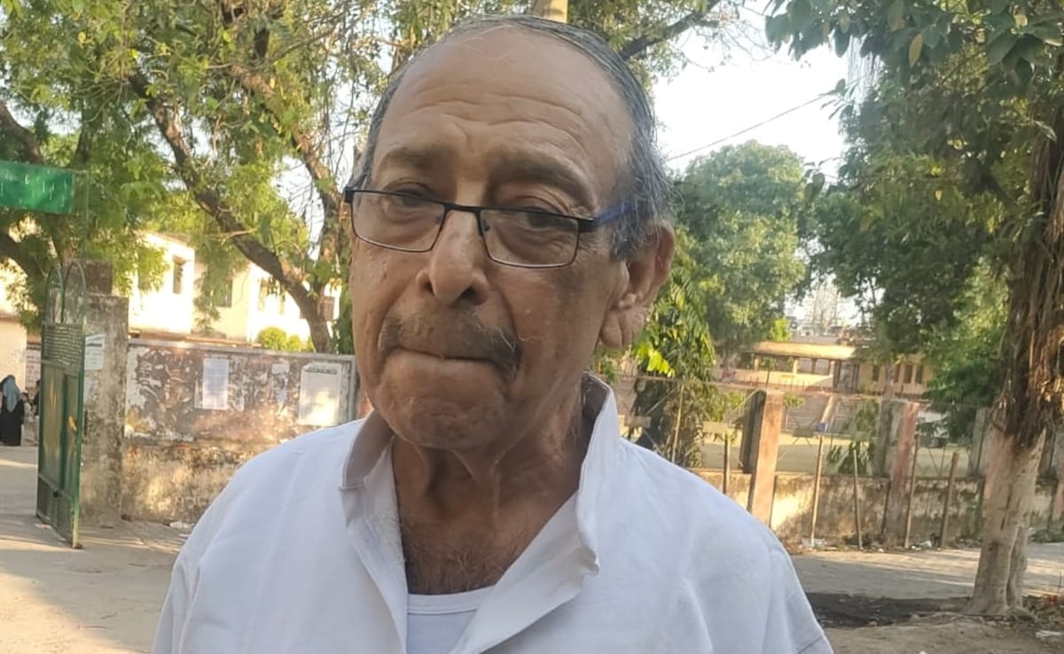Oldest NEET Aspirant: 71 साल की उम्र में NEET एग्जाम... मां का सपना पूरा करने UP के अशोक बहार ने अब तक नहीं मानी हार
