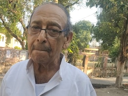 Oldest NEET Aspirant: 71 साल की उम्र में NEET एग्जाम... मां का सपना पूरा करने UP के अशोक बहार ने अब तक नहीं मानी हार