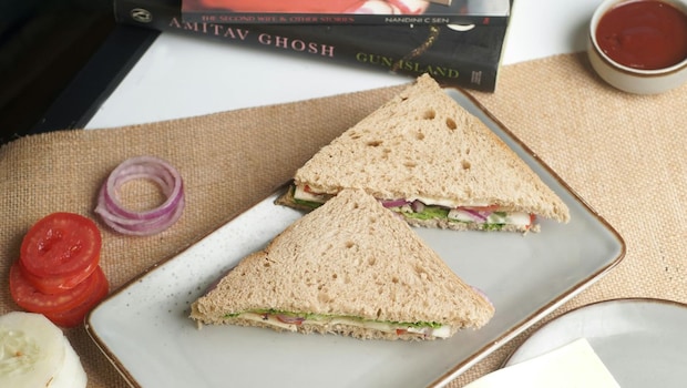 This is one of the easiest meals you can make in the peak summer season.