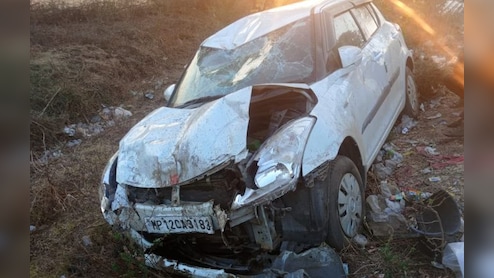 शिकंजी पी रहे युवकों को कार ने मारी टक्कर, दुकानदार की मौत, तीन अन्य गंभीर घायल