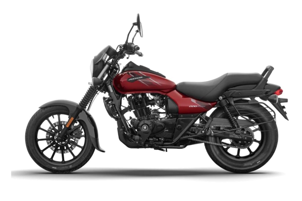 Bajaj Avenger 220 Street