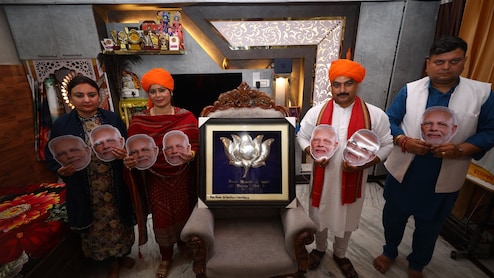 "Waited 15 Years": BJP Worker Crafts Silver Lotus For PM Modi After Bengal Win
