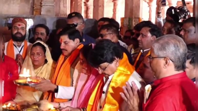 CM मोहन यादव पहुंचे भोजशाला, मां वाग्देवी की पूजा-अर्चना की; ट्विशा शर्मा मामले पर भी बोले