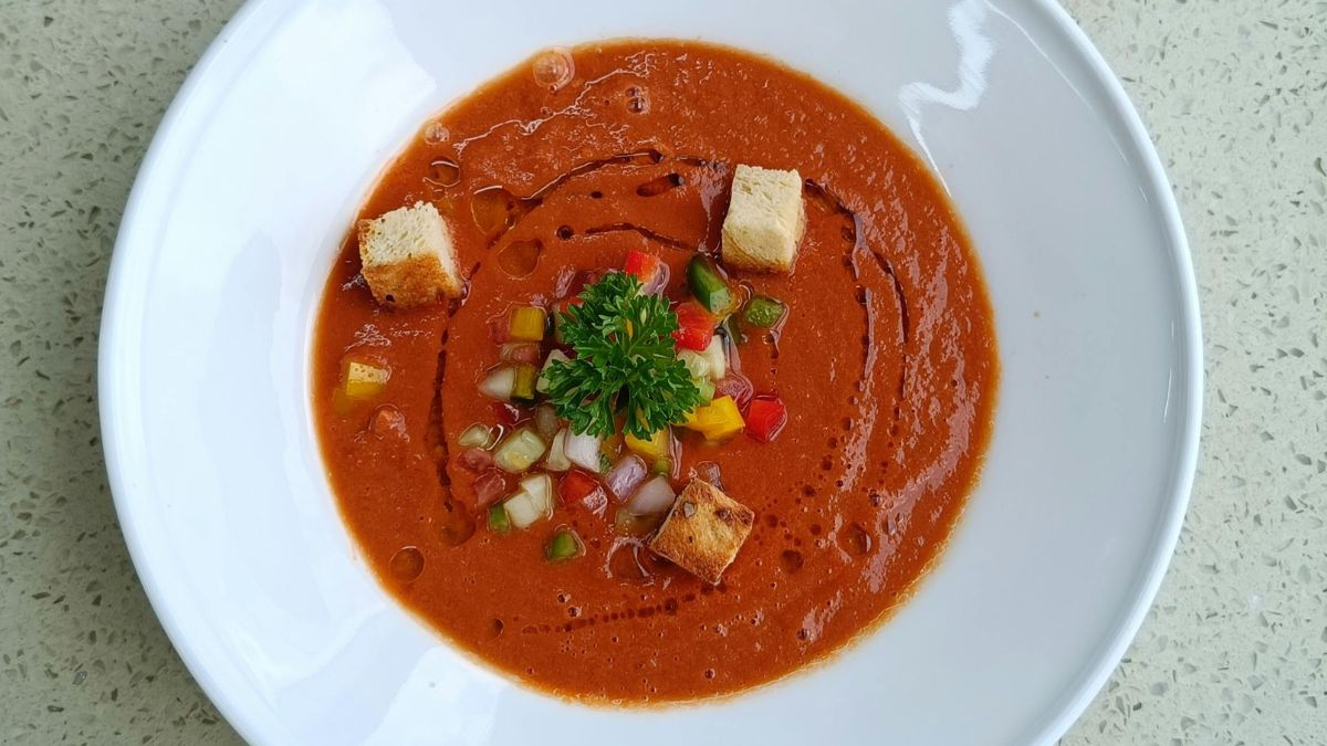 8 Easy Cold Soups That Are Perfect For Hot Summer Nights
