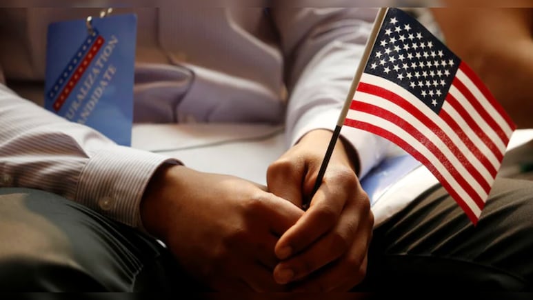 Americans&rsquo; Savings Rate Falls To Lowest Level Since 2022