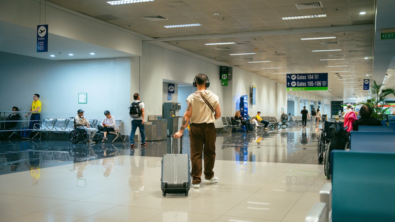 Upgrade your airport look with smart and effortless travel fashion picks Upgrade your airport look with smart and effortless travel fashion picks