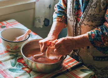 Is Washing Raw Chicken Necessary Or Risky? Experts Explain The Hidden Danger