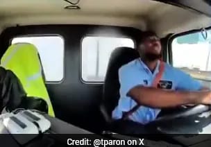 Video: United Airlines Flight Hits Truck While Landing At US Airport