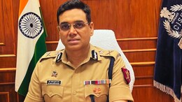 Mumbai News : बारावीत नापास झालेला तरुण मुंबईचा नवा सह पोलीस आयुक्त! कायदा-सुव्यवस्थेची जबाबदारी मनोज कुमारांवर...