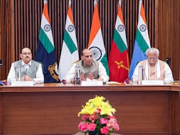 पेट्रोल, डीजल और LPG की घबराहट में न करें खरीदारी! राजनाथ सिंह की अगुवाई में हुई बैठक के बाद सरकार की अपील