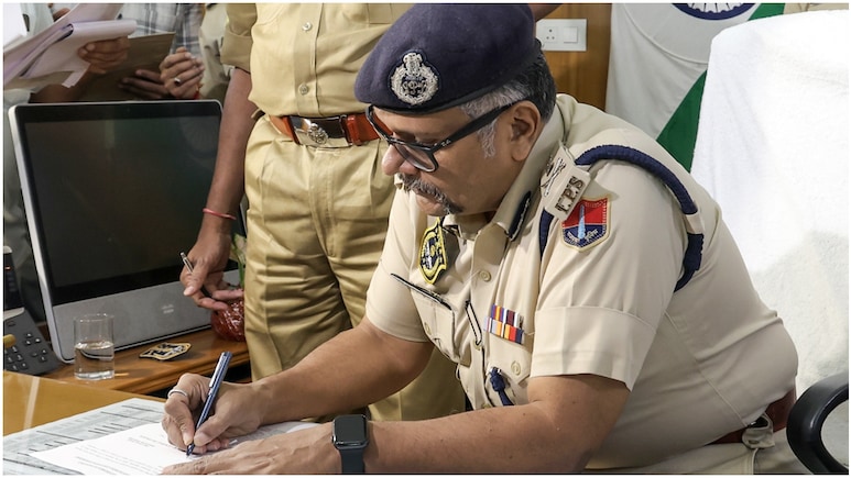 जयपुर में गर्भवती महिला से छेड़छाड़ के करीब 1 महीने बाद SHO लाइन हाजिर, इन 4 CI के भी हुए तबादले