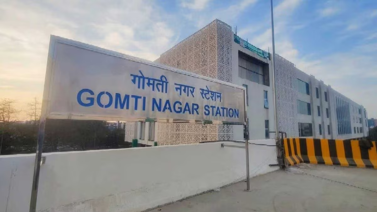 लखनऊ में खौफनाक वारदात, ट्रेन में मिली महिला की बिना सिर वाली लाश, कई टुकड़ों में था शव