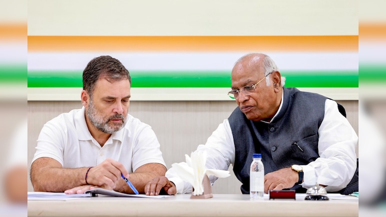 केरल में CM पर सस्पेंस बरकरार, 3 घंटे मंथन के बाद भी फैसला नहीं; खरगे-राहुल ने दावेदारों से की बात