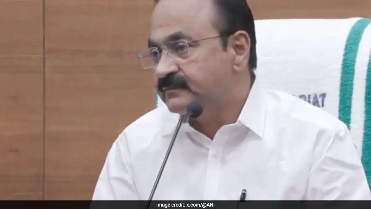 As Rain Intensify In Keralam, Chief Minister Orders Hourly Assessment