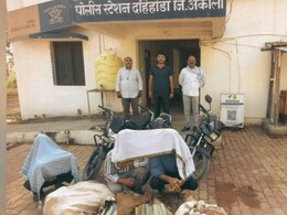 Akola News : पहाटेच्या अंधारात बाईकस्वारांचं भयंकर कृत्य; रक्ताने माखलेलं गाठोडं पाहून पोलिसही हादरले