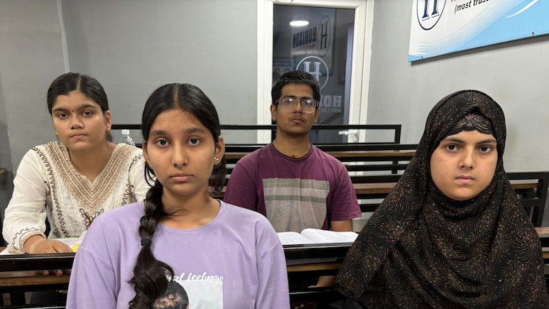 'क्या गारंटी फिर लीक नहीं होगा पेपर?' NEET Re-Exam की नई तारीख पर छात्रों के सवाल