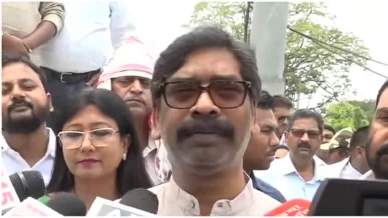 'जेल नहीं, परिवार के साथ ओपन होम...', रांची में नक्सलियों के सरेंडर पर CM हेमंत सोरेन बोले- अब सिर्फ 49 इनामी बचे हैं