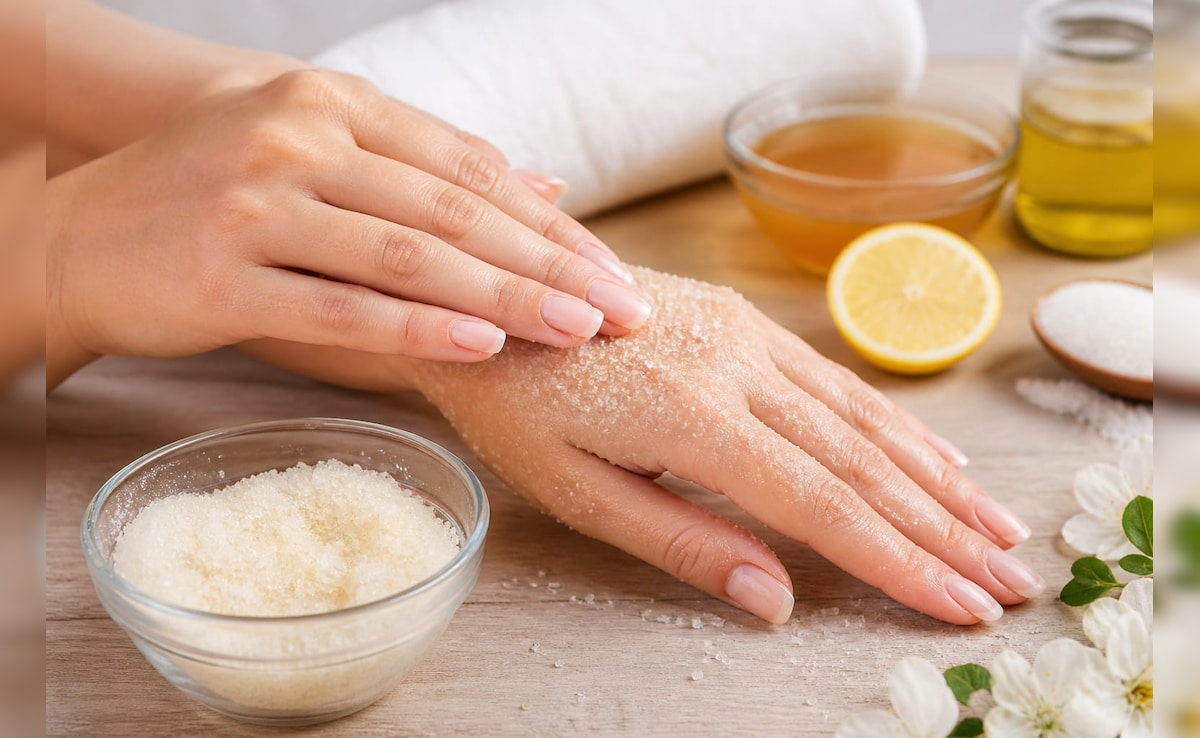 Sugar Manicure: सिर्फ 5 मिनट में चीनी से करें घर पर मैनीक्योर, हाथ बनेंगे पार्लर जैसे सॉफ्ट, चमकते हुए