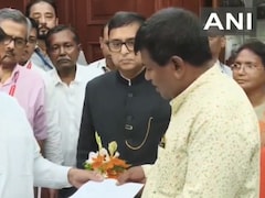 पश्चिम बंगाल के मुख्यमंत्री शुभेंदु अधिकारी ने नंदीग्राम सीट से इस्तीफा दिया