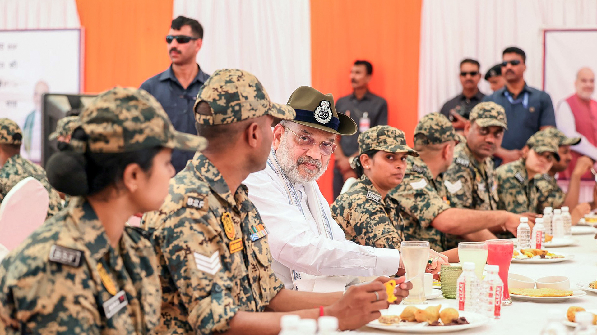 Gujarat CM Bhupendra Patel, Amit Shah Join Soldiers at India-Pakistan Border In Kutch