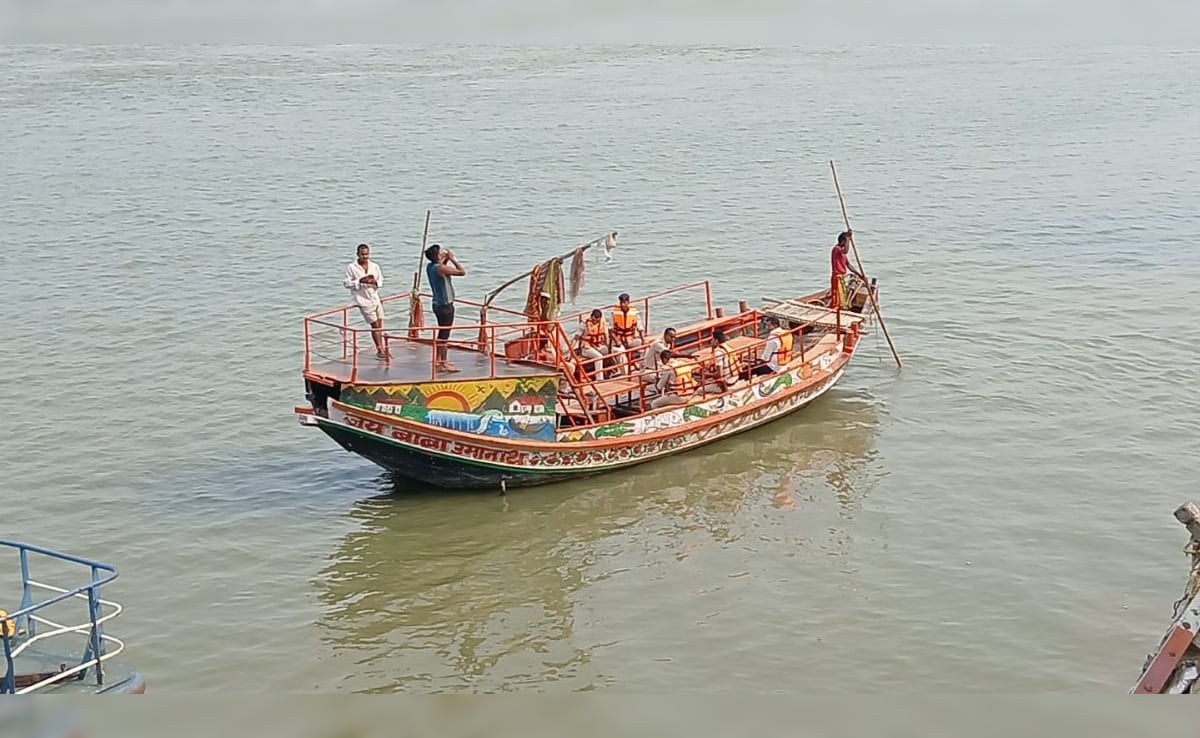 ब‍िहार: गंगा में पलटी नाव, 16 लोग थे सवार; 3 की मौत और 7 लापता — WellsTrack