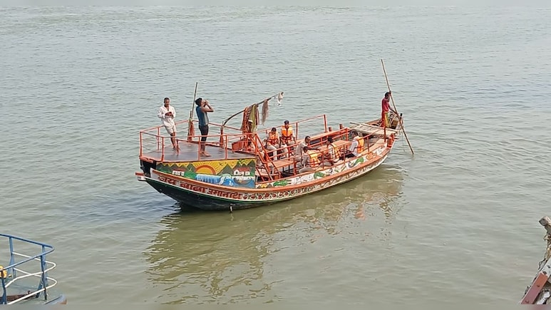 ब&zwj;िहार: गंगा में पलटी नाव, 16 लोग थे सवार; 3 की मौत और 7 लापता&nbsp;