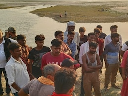 UP: घाघरा नदी में डूबे 5 दोस्&zwj;त, ग्रामीणों ने जान की बाजी लगाकर दो को बचाया, एक का शव म&zwj;िला
