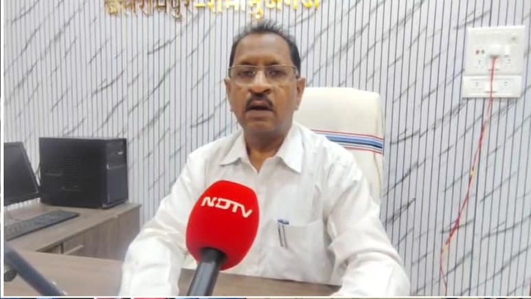 Fake Teacher: शिक्षक के खेल ने शिक्षा के अफसरों के उड़ाए होश, फर्जी पिता के नाम पर कर रहा था नौकरी, हेड मास्टर निलंबित