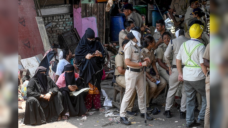 Mumbai's Bandra Sees Violence Amid Demolition Of Unauthorised Mosque Structure: Reports