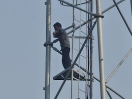 भाई की साली से शादी की जिद, टावर पर चढ़ गया युवक... नीचे उतारने में प्रशासन परेशान