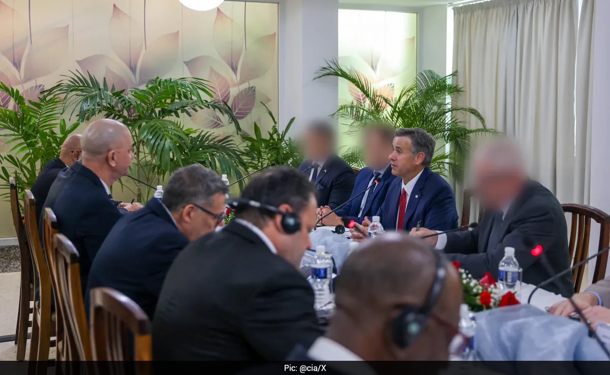 CIA Director Visits Cuba As Energy Crisis Deepens