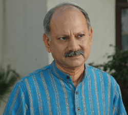 <i>Chak De India</i> Actor Ramakant Dayama Dies At 69, Co-Actor Shubhangi Latkar Pays Tribute