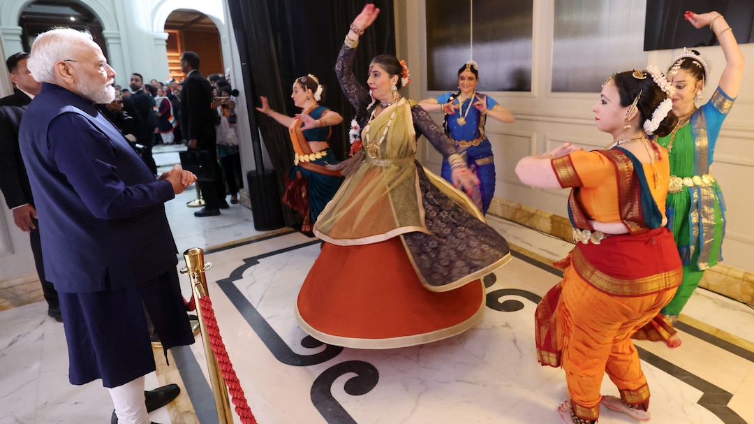 Prime Minister Narendra Modi being welcomed with a performance by artistes upon his arrival, in Rome, Italy. Prime Minister Narendra Modi being welcomed with a performance by artistes upon his arrival, in Rome, Italy.