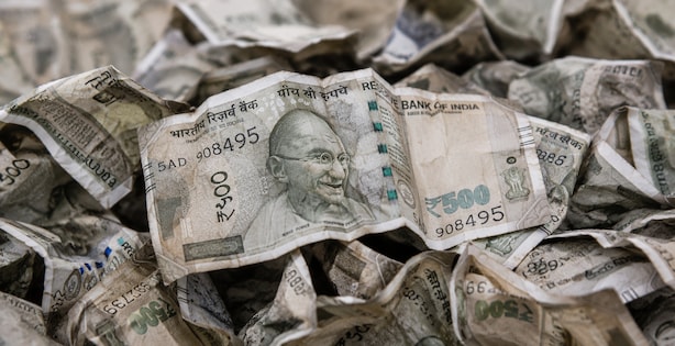 Don't Panic At 100/$: Arvind Panagariya Urges RBI To Let Rupee Depreciate